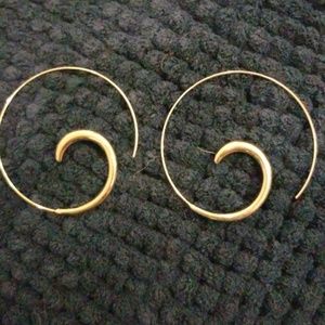 Pull through earrings